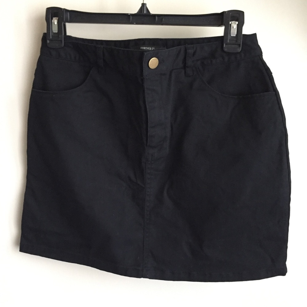 Forever 21 black mini skirt /size M